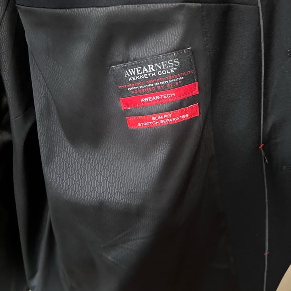 Like New Men's Kenneth Cole AWEARNESS Slim Fit Jacket in Black - Picture 4 of 4
